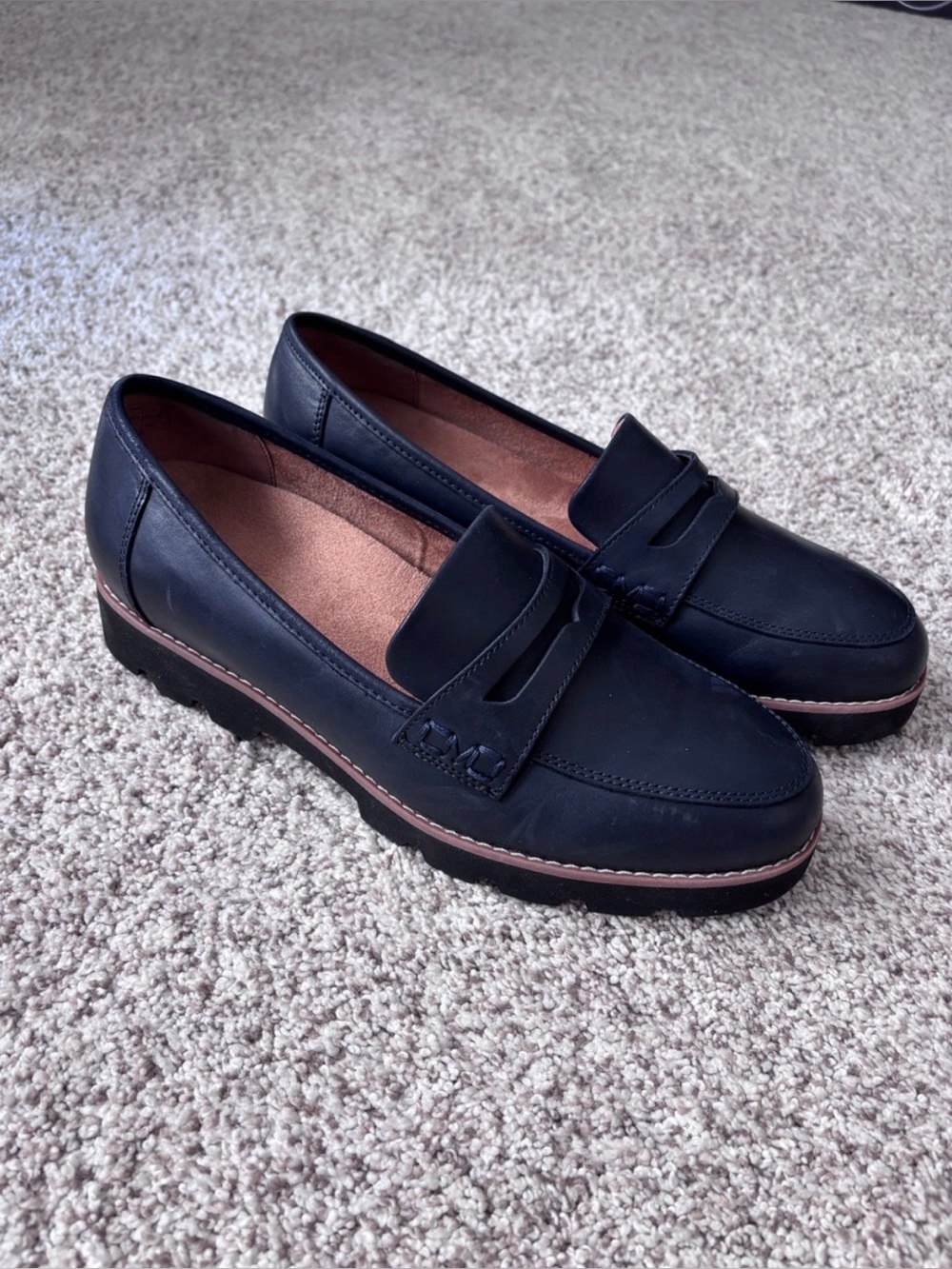 Vionic Navy Leather Penny Loafers 8 Wide - Picture 2 of 10